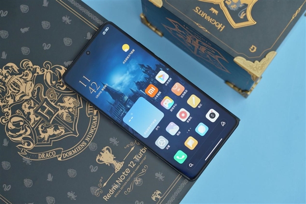魔法氛围拉满!Redmi Note 12 Turbo哈利波特版图赏