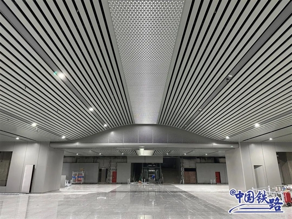又一时速350高铁即将开通 四座新建高铁站亮相:一个比一个霸气