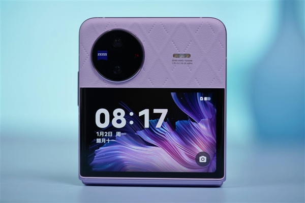 3英寸最大外屏!小折叠vivo X Flip图赏