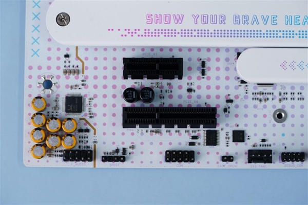 绝美颜值！铭瑄首款瑷珈主板MS-iCraft B760M CROSS图赏