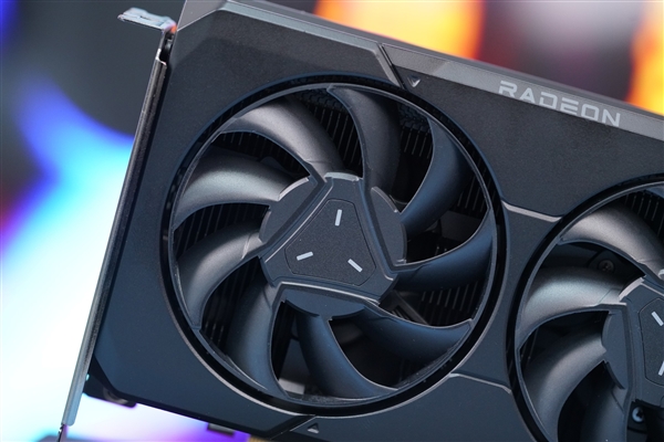 硬刚RTX 4060 Ti！AMD RX 7600图赏
