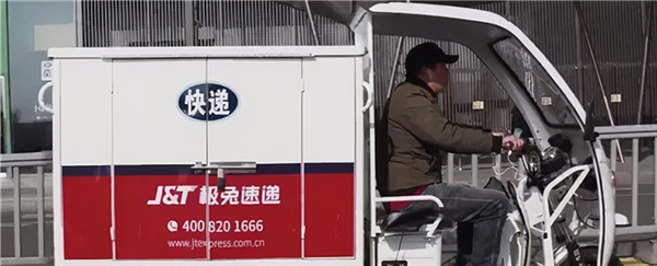 中国快递卷了15年:死死困住了一个50岁的老快递员