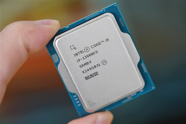 首破6GHz！Intel酷睿i9-13900KS图赏