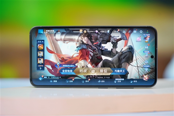6.1英寸手感绝佳小屏!三星Galaxy S23图赏