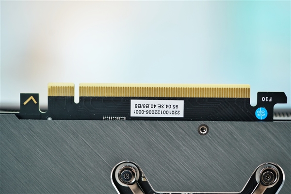 独特磁吸智屏！七彩虹iGame RTX 4070 Vulcan OC显卡图赏
