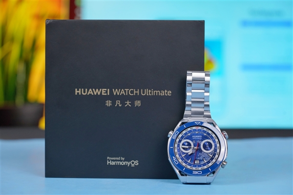 全球首款支持双向北斗卫星消息!华为WATCH Ultimate非凡大师图赏