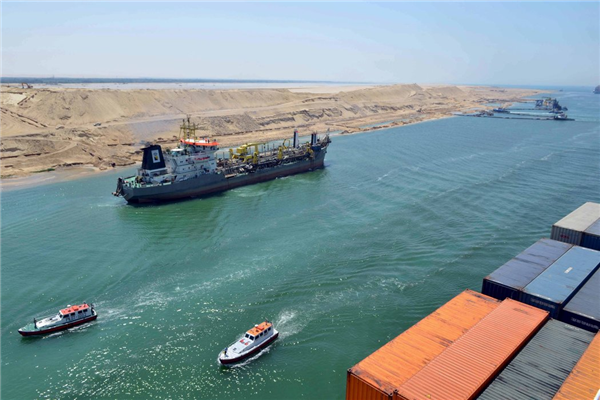 巴拿马运河史诗级堵了120多艘船：有人豪掷2850万元插队