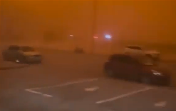 形同末日!四子王旗沙尘暴红警:天空变橙红色