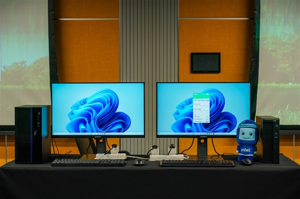 Intel倡导全新绿色商用电脑理念:小机箱内大天地、氮化镓电源神了