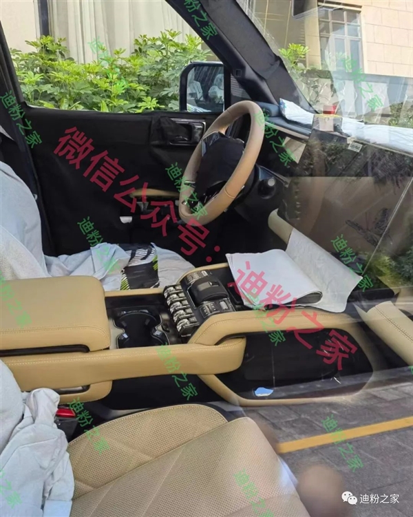 比亚迪F品牌首车内饰谍照曝光:大量机械按键满是战斗风