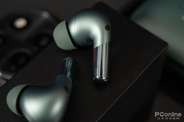 “卷”出TWS耳机新高度！真旗舰杀手一加Buds Pro 2上手