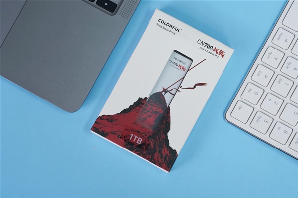 国产主控闪存、满血PCIe 4.0!七彩虹战戟CN700 1TB SSD图赏