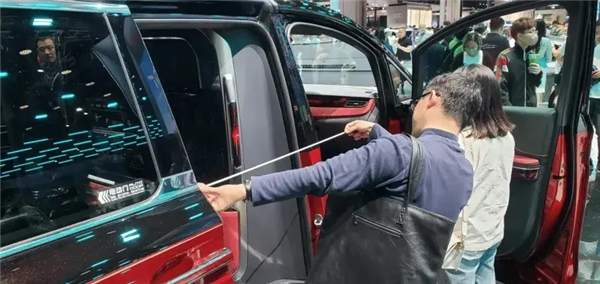你敢信在今年车展,排队半小时是为了看国产车?