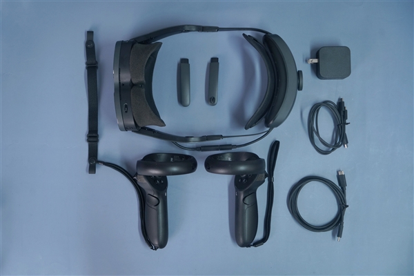 HTC首款XR一体机!9888元VIVE XR精英套装图赏