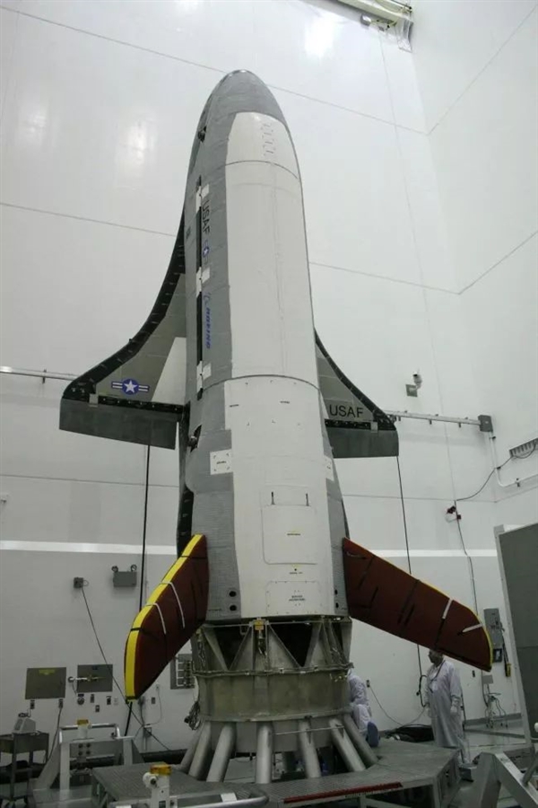 第一次！SpaceX猎鹰重型火箭将发射美国军方空天飞机X-37B