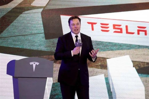 马斯克自曝继续降价！0利润也要卖车 18万的Model 3还会远吗