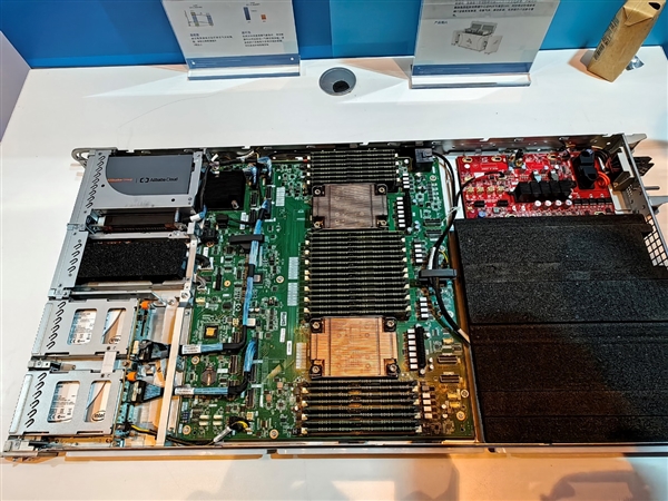 Intel CEO基辛格第一次以新身份访华:中国的增长让我兴奋!