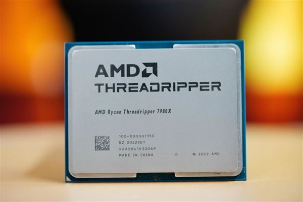 64核128线程！AMD锐龙7980X处理器图赏