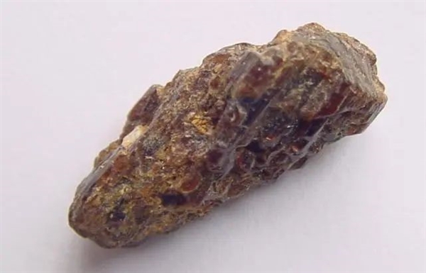 地球上6000多种矿石 就它搞特殊：只有一个标本