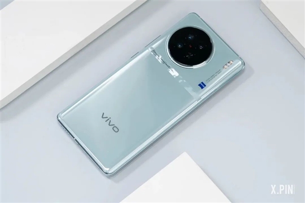 vivo 3999元新旗舰：拍照整了点新活