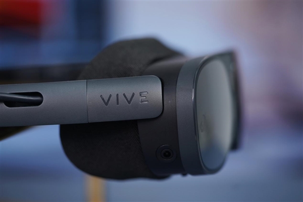 HTC首款XR一体机!9888元VIVE XR精英套装图赏