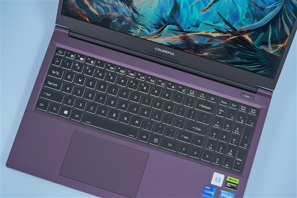 RTX 4060售价6999元 七彩虹将星X15 AT游戏本图赏