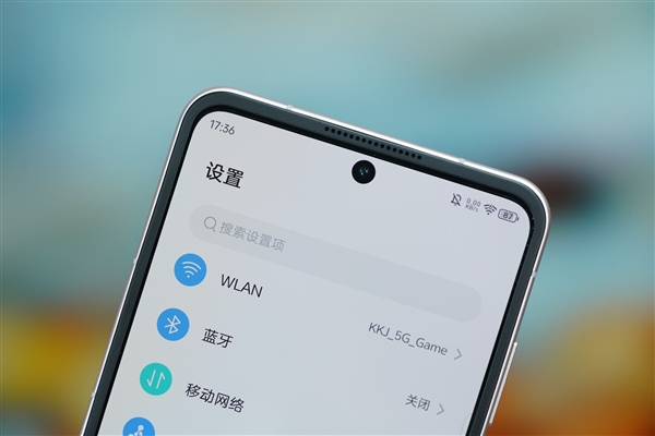 折叠屏手机仅2999元！努比亚Flip图赏