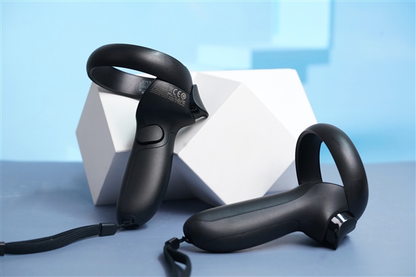HTC首款XR一体机!9888元VIVE XR精英套装图赏