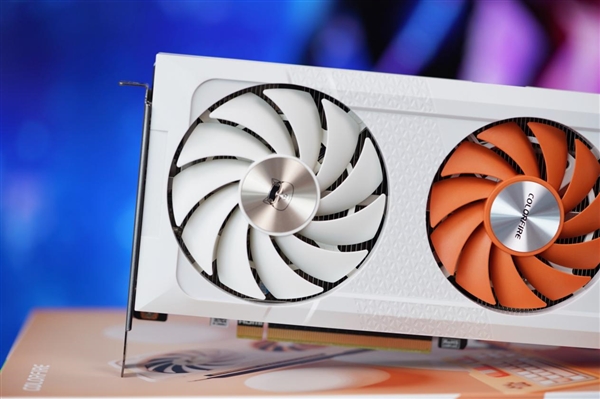 年轻人的第一只“大橘”!COLORFIRE RTX 4060 Ti橘影橙图赏