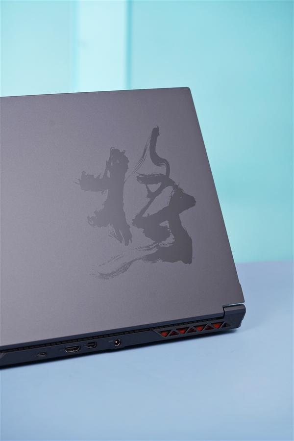 i7-12650H+3050仅4699元!七彩虹将星X15游戏本图赏