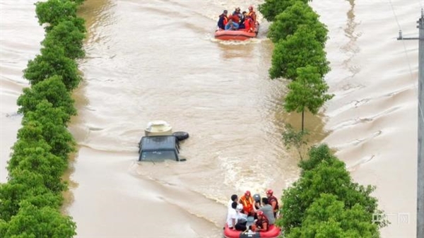 暴雨致多地21条河流发生超警以上洪水:江西49.7万人受灾