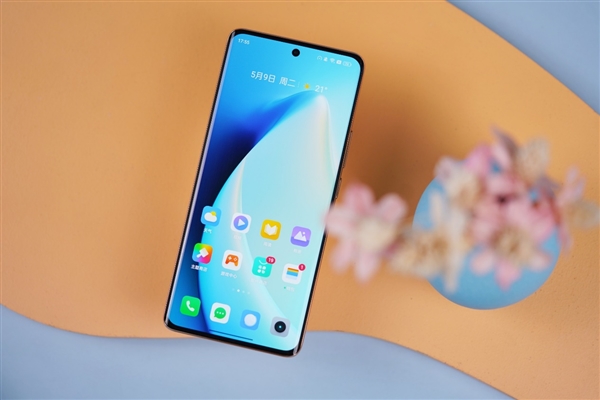 首发2亿单镜变焦相机！真我11 Pro+图赏