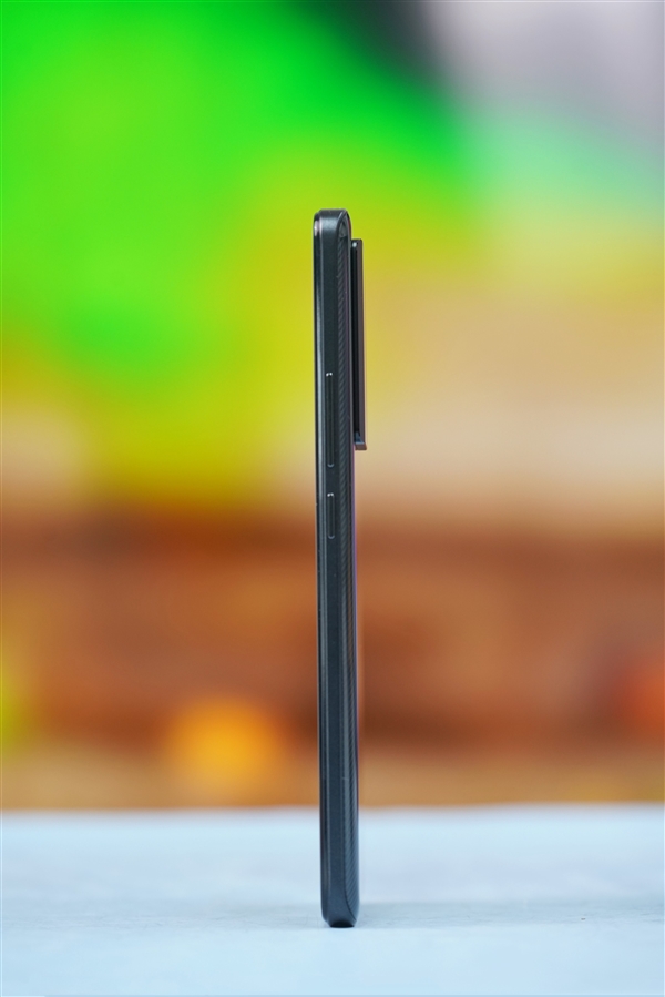 16GB内存+1TB存储仅2899元!Redmi K60 1TB顶配版图赏