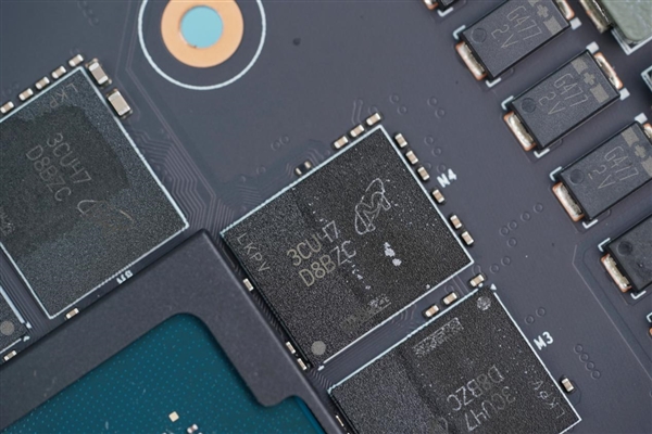 罕见5风扇设计!铭瑄RTX 4070 Ti MGG OC12G显卡图赏