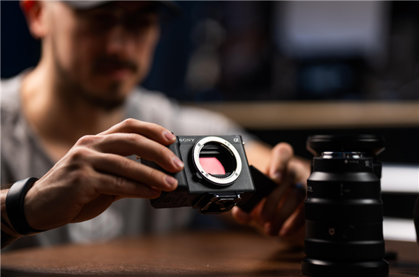 世界最小、最轻全画幅vlog相机 索尼ZV-E1发布:15499元起