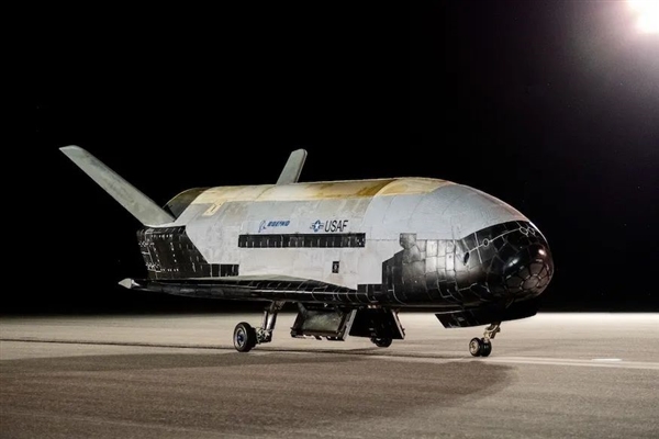 第一次！SpaceX猎鹰重型火箭将发射美国军方空天飞机X-3
