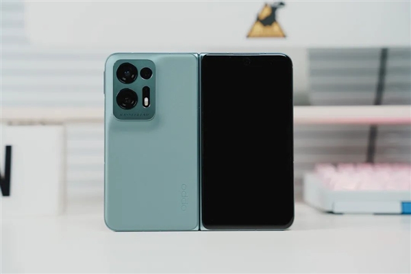 233克的OPPO Find N2：能打破折叠屏手机的窘境么？