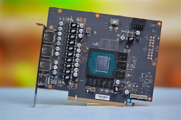 通体白色高颜值!铭瑄RTX 4070 iCraft OS12G瑷珈显卡图赏