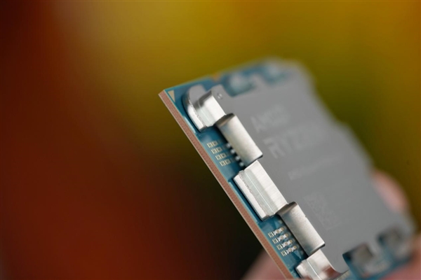 游戏默秒全!AMD锐龙9 7950X3D图赏