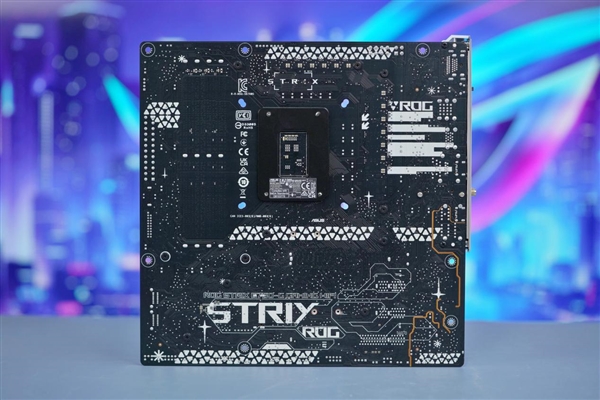DDR5-7800！华硕ROG STRIX B760-G GAMING WIFI小吹雪主板图赏