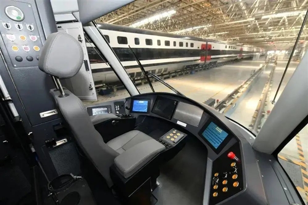 中企向葡萄牙交付首列地铁列车:中国第一次打入欧盟