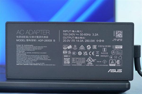 13代i9+RTX 4070加持!ROG幻16经典版 2023图赏