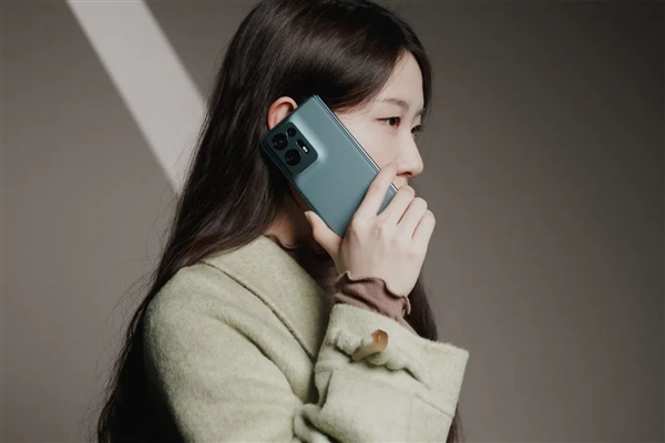 233克的OPPO Find N2：能打破折叠屏手机的窘境么？