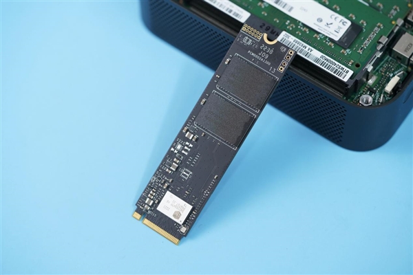 国产内存+国产SSD!小米迷你主机图赏 新办公神器