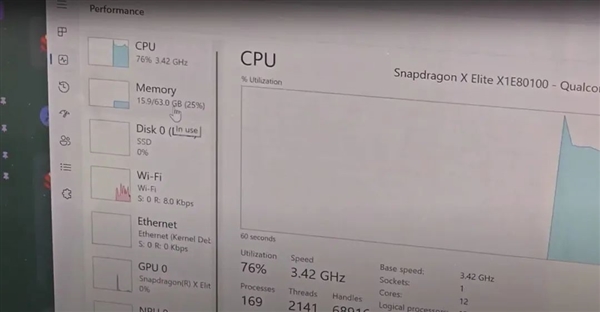 拳打苹果 脚踢Intel！高通终于在PC上硬起来了