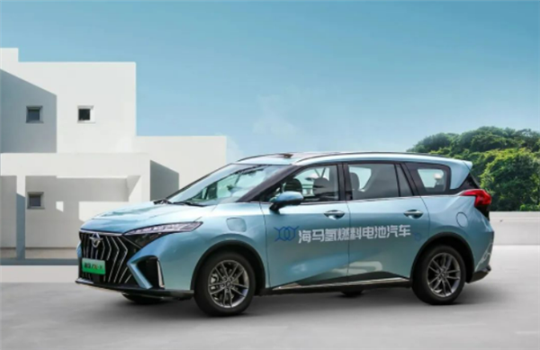用上丰田氢燃料电池 海马7X-H来了：不到5分钟加注续航达800km