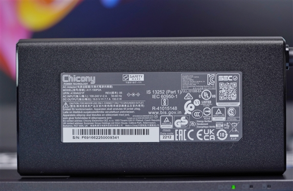 i7-12650H+3050仅4699元!七彩虹将星X15游戏本图赏
