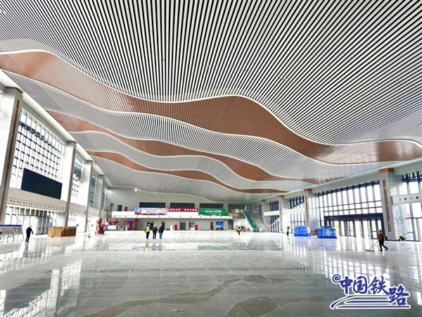 又一时速350高铁即将开通 四座新建高铁站亮相:一个比一个霸气