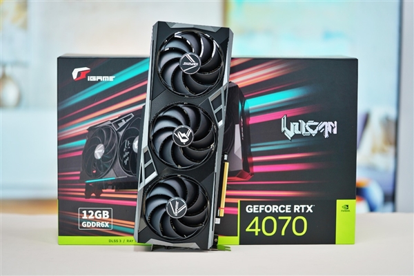 独特磁吸智屏！七彩虹iGame RTX 4070 Vulcan OC显卡图赏