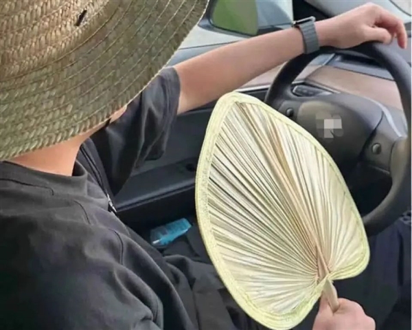 我开电车 快热成狗了